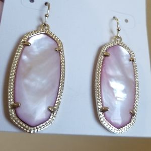 NWT KENDRA SCOTT BLUSH MOP ELLE EARRINGS GOLD